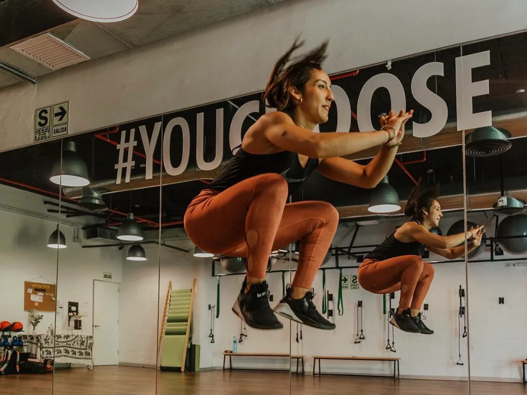 Clase de entrenamiento con salto